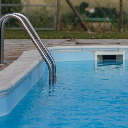 Attractive With Shared Pool Lägenhet *