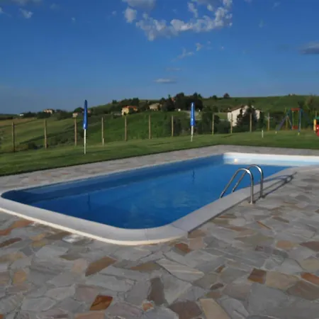 Attractive With Shared Pool Montecarotto